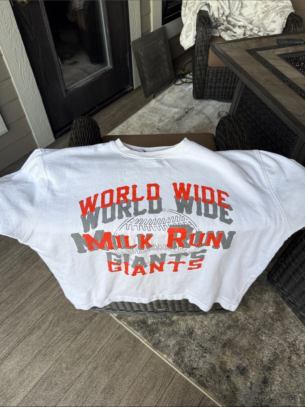White 'World Wide Milk Run Giants' Graphic Tee